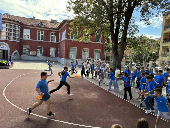 Ден на спорта — бягане с конусче