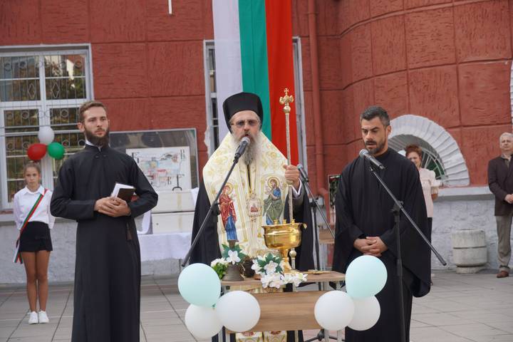 Откриване на учебната 2026/2027 година — снимка 24